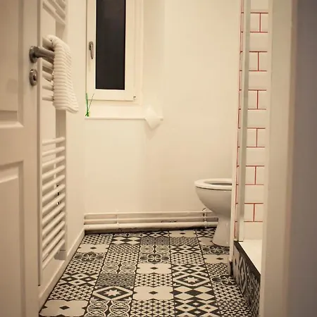 New- Hyper-centre, Proche Commerces ポー