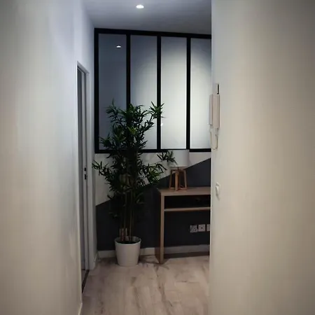 New- Hyper-centre, Proche Commerces ポー