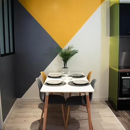 New- Hyper-centre, Proche Commerces アパート *