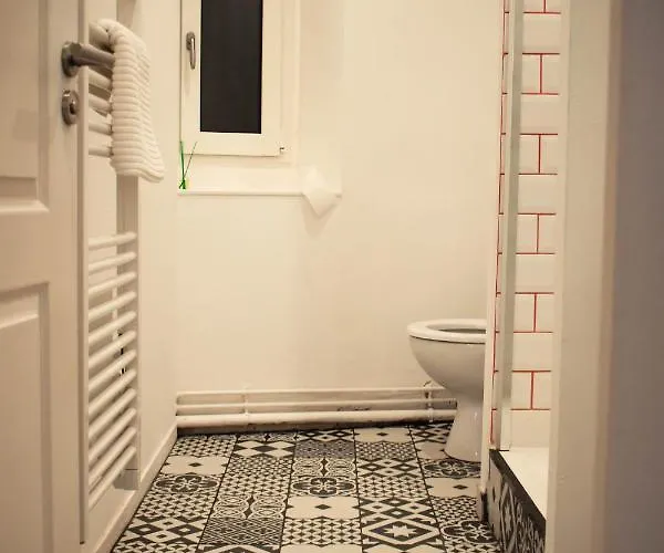 New- Hyper-centre, Proche Commerces 波城